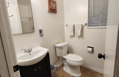 Private, Spacious, 4x Queen, 300 MBPS Internet with Backyard! - Foto 20