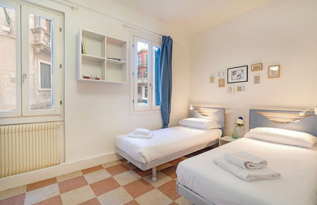 S. Lucia Canal View by Wonderful Italy - Photo 5