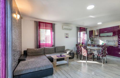 Villa Roža, a beautiful villa with pool close to the beach - Foto 5