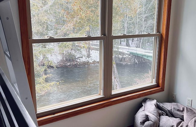 Firefly Lodge! Boardman River! Hot Tub! Woodstove! - Foto 36