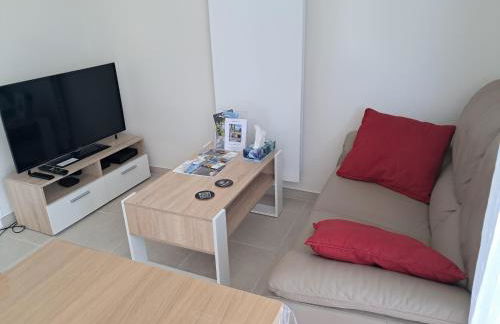 Le 7 - Appartement 2 pièces au calme en bord de rivière, wifi et parking privé gratuit - Foto 7