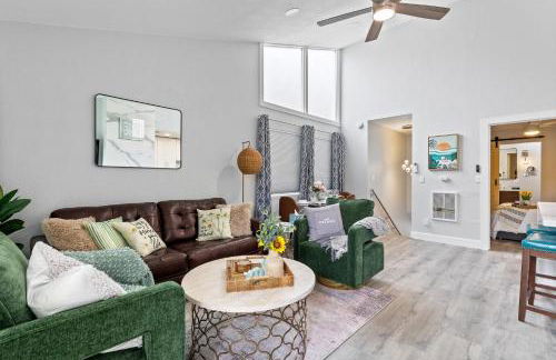 Endless Sunset- Near Beach Surf and Pet Friendly - Photo 1