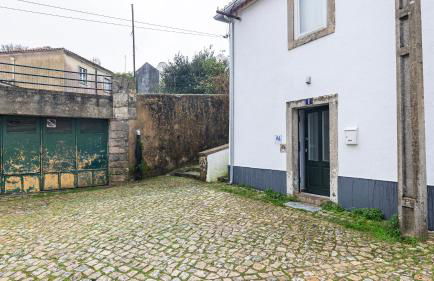 Artsy Sintra I by LovelyStay - Photo 10