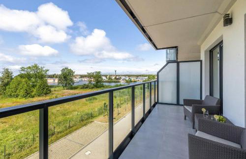 Bright Apartment Spadochroniarzy in Dziwnów with Parking & Pool by Noclegi Renters - Foto 30