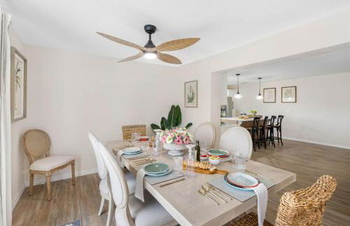 Brand New Saltwater Pool! - Waterfront Canal - Luxury Home - Foto 25