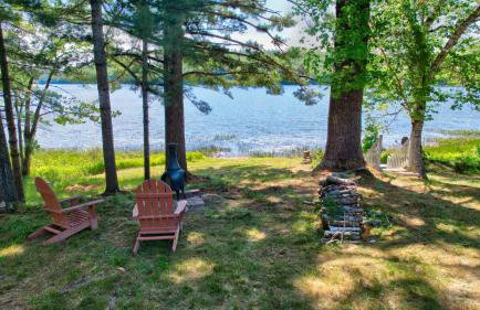 Authentic Maine Log CabinLakefrontKayaksPets - Foto 5