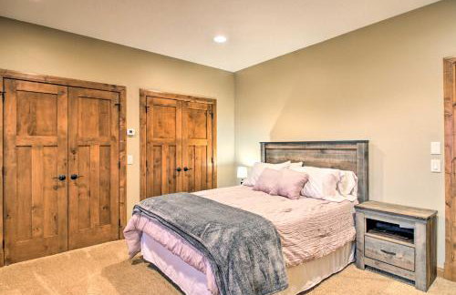 Dock, Hot Tub and Game Room Luxe Lake Latoka Home - Foto 31