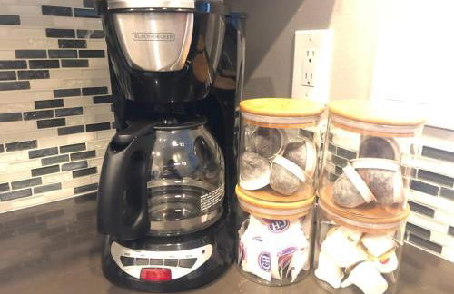 DT Designer's 2BR Condo Parking Tub Pool - 99 walk score - Foto 19