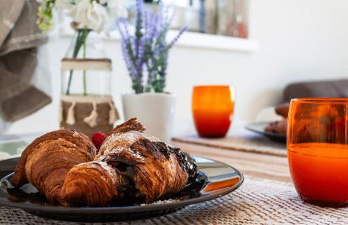 MIA ISOLA with lake view, garden and swimming pool - Photo 8