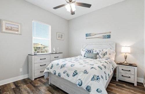 Stylish 4BR Crystal Beach Retreat Walk to Beach - Foto 24