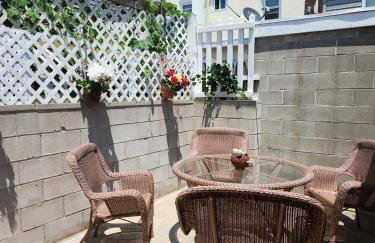 Nestled Away- Comfortable 3BDRM, Central Location - Foto 15