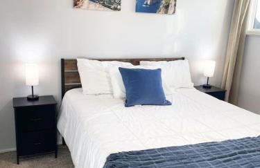 5 bedroom, 7 beds, 3 bath - Sleeps 12, Great for Families - Photo 36