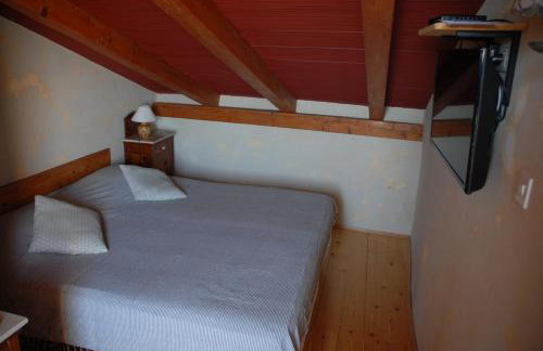 Kamene Priče rooms, music and food - Photo 20