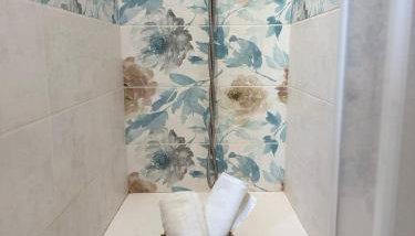 SkyView Apartment at Middletown - Sea View & Private Parking - Foto 5, Shower