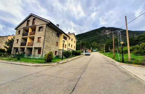 Apartamento de montaña y ESQUÍ en el Pirineo Aragonés, Villanúa - WIFI - Photo 19
