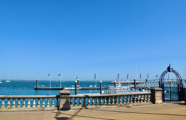 Boat House Located in the Sailing Mecca of Cowes - Foto 13