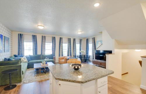 Near TBK Bank Sports Complex Quad Cities Townhome - Foto 10