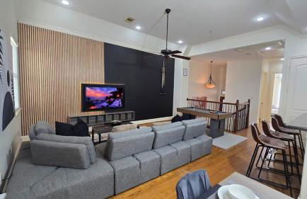 Game & Soak Retreat 3BR Private Jacuzzi Pool Table - Foto 9