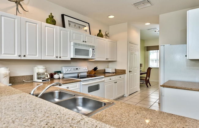 Genoa Vacation Rental: Stylish 2-BR Condo with Golf & Lake Views. Resort-Style Pool, Hot Tub, and Easy Access to Championship Golf. Minutes from Naples Beaches, 5th Avenue S, and Marco Island - Foto 15