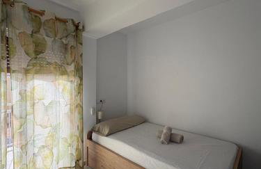 APARTAMENTOS EL SOL a 20 metros del mar. - Foto 41