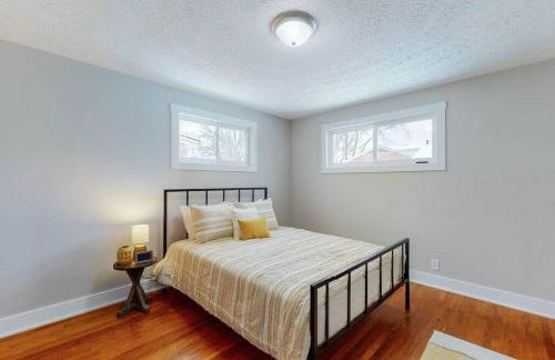 Steps to the HOF-Football Fans Dream Stay - Foto 32