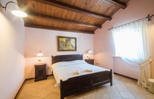 Villa Giovanna, a charming Villa with pool in a beautiful landscaped garden - Foto 18