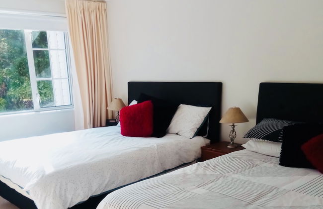 Magical Retreat with Luxury Pool & Spa - Foto 2