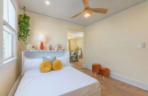Zen Den With King Bed and Very Close to Airport - Foto 12