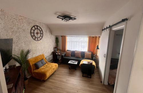 Luxury Smart 1-Bedroom Residence, Windsor,Slough, Sleeps 4, Garden, Parking - Foto 30
