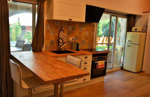 Villa Sitges El Ranch Amaizing Outdoor Areas Beaches at 5 minutes walk Sitges at 15 min drive AC Pool Jacuzzi & Garden XXL - Foto 40