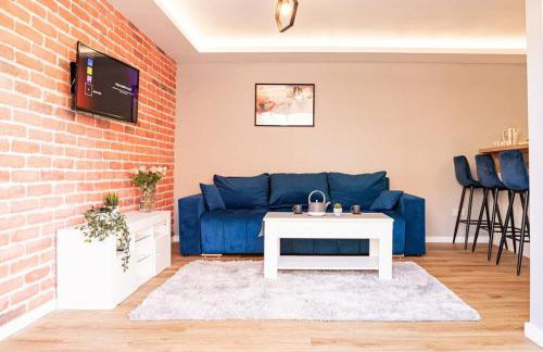 Detached 2 Bedroom House - 10 minute's walk to Town Centre - Free Parking, Fast Wifi and Smart TVs by Tejza Property - Photo 7