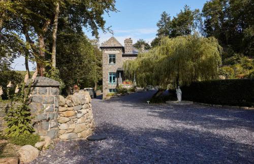 Ty Pandy Eclectic Luxury Family cottage Sleeps 8 adults and 2 children - Photo 16