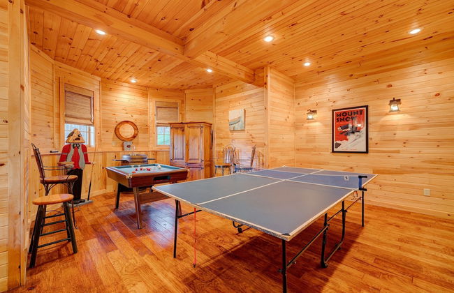 Mount Snow Cabin with Private Hot Tub by RedAwning - Foto 32