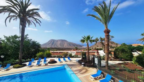 Villa Azure Horizon and Breeze - Panoramic Ocean View and Heated Pool - Foto 1, sunbed