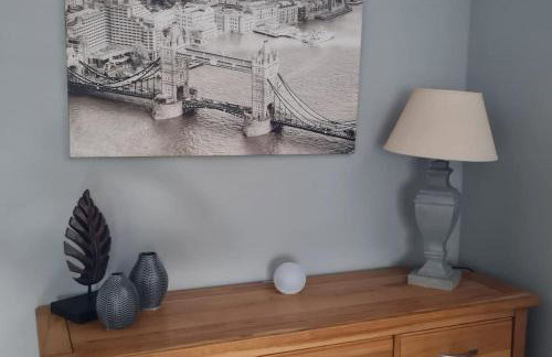 Windsor property near Legoland with free parking - Photo 3