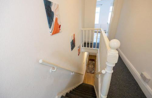 Steps from Old Trafford - Modern Manchester Stay - Foto 16