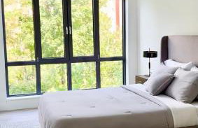 Modern Furnished Apartment in Heart of Quincy - Foto 10