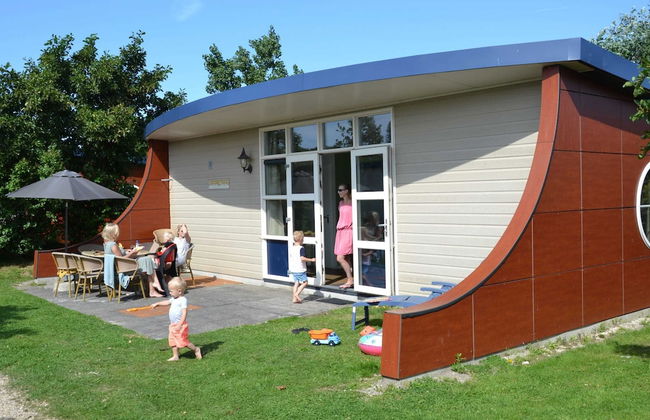 Bungalow in 's-gravenzande With Nautical Charm - Photo 32