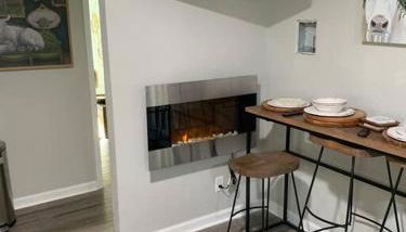 Plenty Parking for Boat ,RV, Trailers w Cars Cozy 2 BDRM COTTAGE - Foto 4