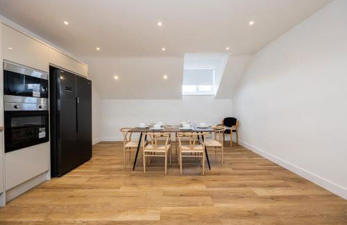 Stanway Apartments- Free Parking & Close To Tram Stop - Photo 41