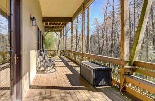Lake Access and On-Site Creek Lake Toxaway Home! - Foto 29