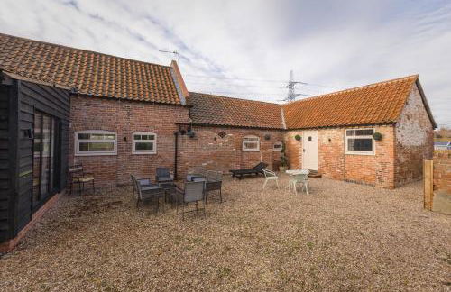 Stunning 5-bed Barn Conversion in Newark-on-Trent by Renzo, Beautiful Surroundings, Sleeps 10! - Foto 38