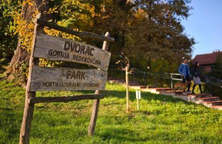 Old house by the stream - Photo 65