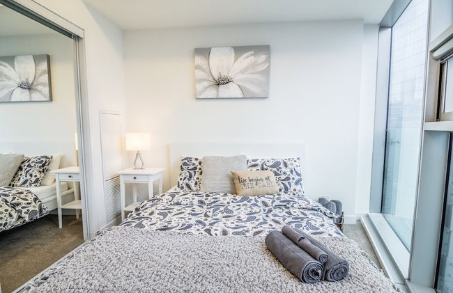 AOC Suites 2 Bedroom Condo, City CN Tower View - Foto 3