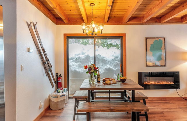 Minutes to Skiing & Lake Hot Tub, Fire Pit, Deck Indigo Owl by Avantstay - Foto 96