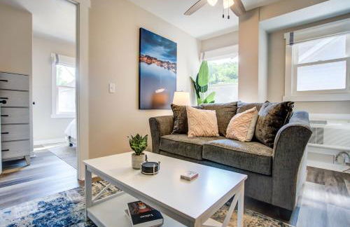 In-Unit Washer & Dryer with AC - Pets ok - Fenced yard - Foto 11