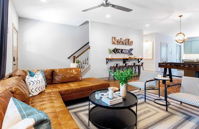 Waverly by Avantstay Nashville-inspired Townhome w/ Luxury Kitchen, Pool Table - Foto 18