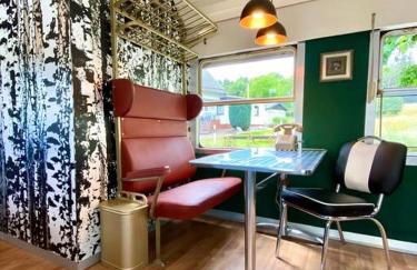 Gleis 1, Eisenbahn Waggon mit Whirlpool und Ofen - Foto 13