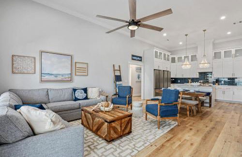 Steps to Beach, Luxury 4BR & 4BA, Views, Games, Dog-Friendly - Foto 1