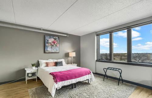 Modern Studio - walk to Wells Fargo Arena - Foto 13